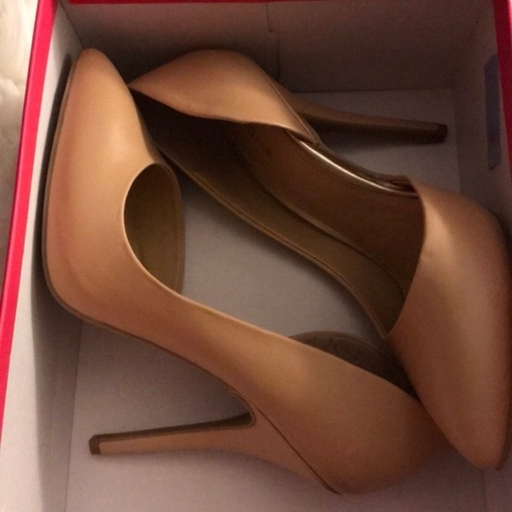 Just Fab Brand New Nude heels
